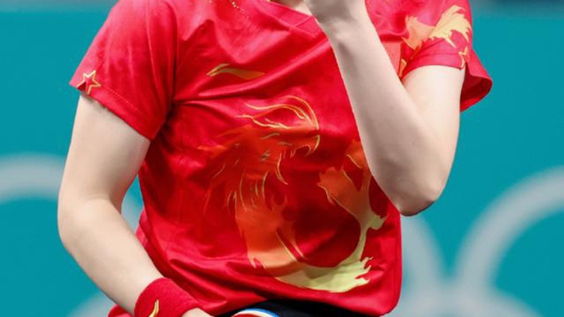 陈梦王晓彤同看五月天演唱会国乒姐妹花跨界追星燃爆全场